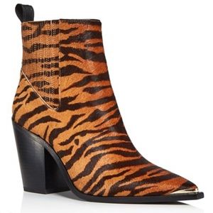 Kenneth Cole West Side Tiger Print Booties Sz6